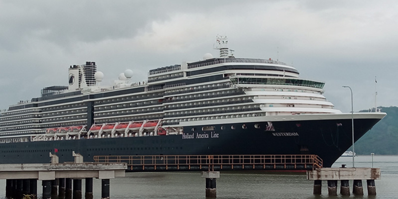 Cruise-ship