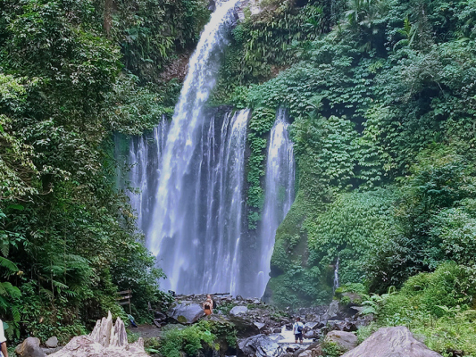 lombok-land-cruise-tour-waterfall