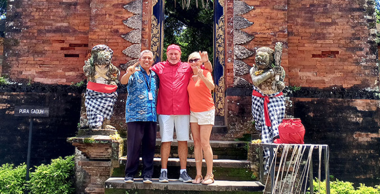 lombok-heritage-tour-Pura-Lingsar