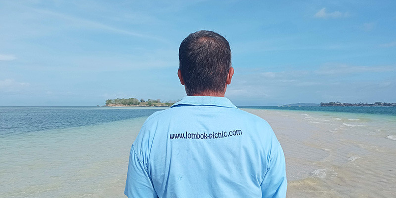 pink-beach-tour-sand-island